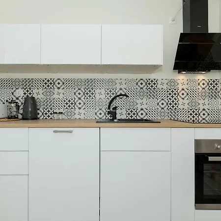 Wroclawska By Renters Apartment *